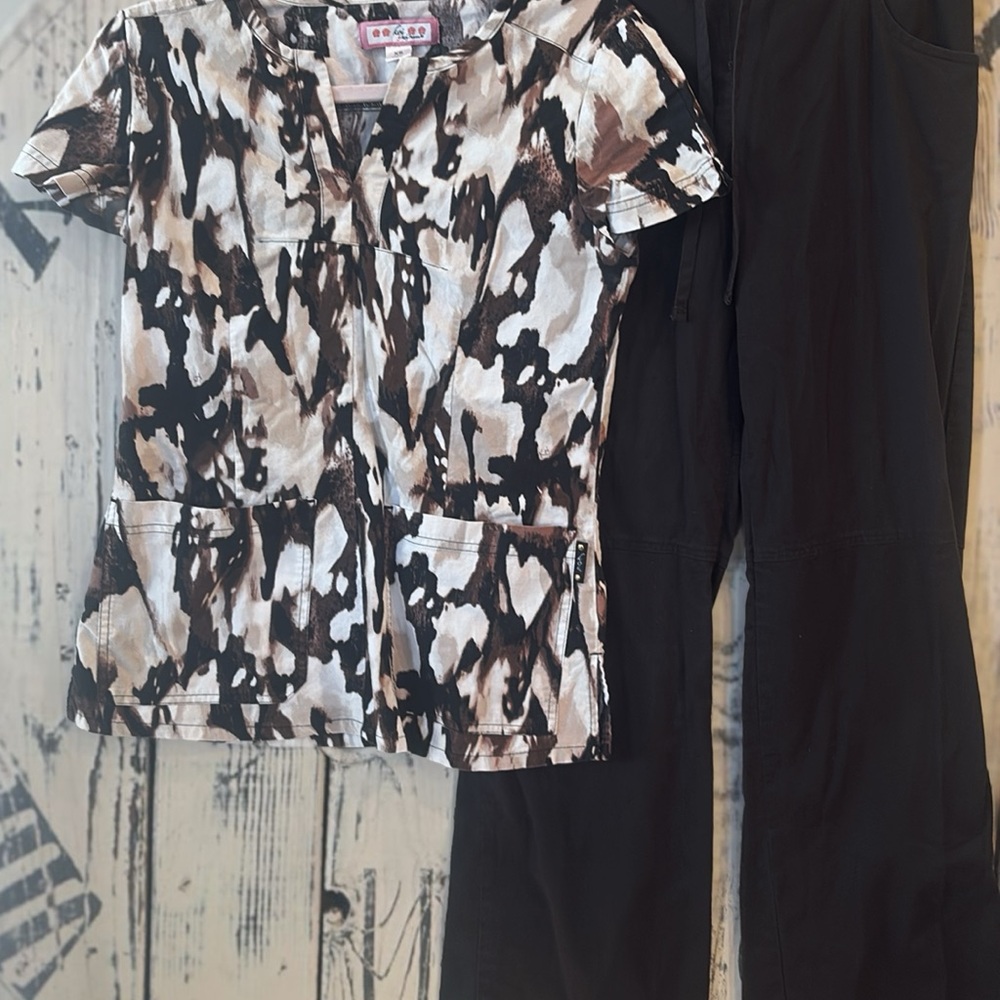 Koi Animal Print Scrub Top and Black Pants Set